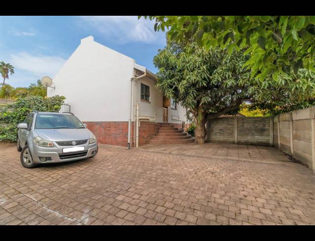 2 BEDROOM SIMPLEX FOR SALE IN BLUFF